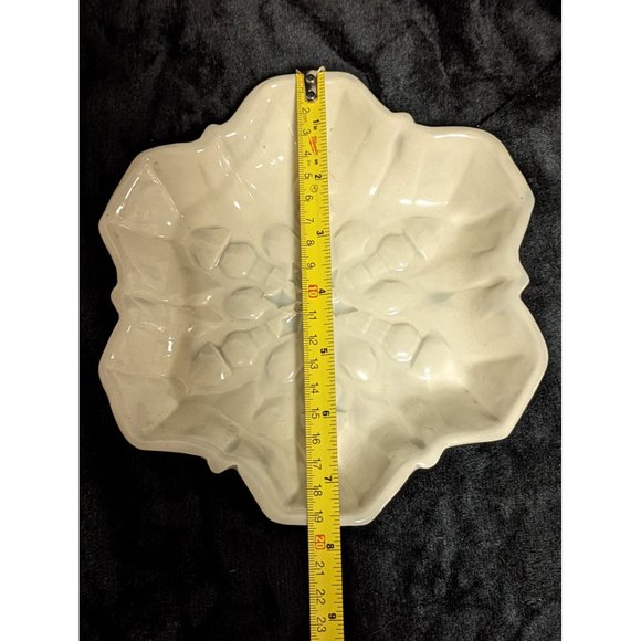 Mars Mud Handmade Pottery Celadon Glaze Treat Snowflake Plate Winter Holiday - Picture 6 of 6